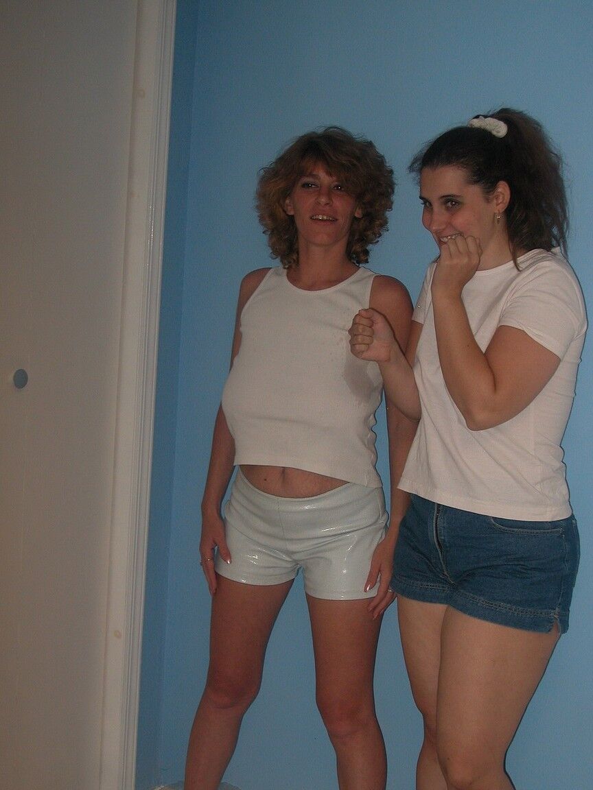 20P MILF amateurs Ivy Rose, Tianna