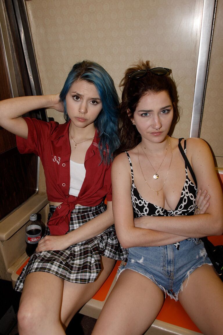 12P Babe in a provocative outfit Skye Blue poses with her girlfriends in public