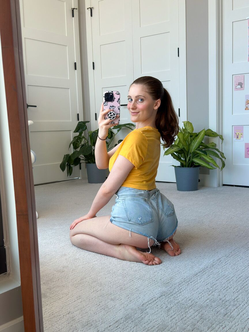 21P Hermosa nena hace alarde de su gran trasero en una compilación sexy con lindos atuendos
