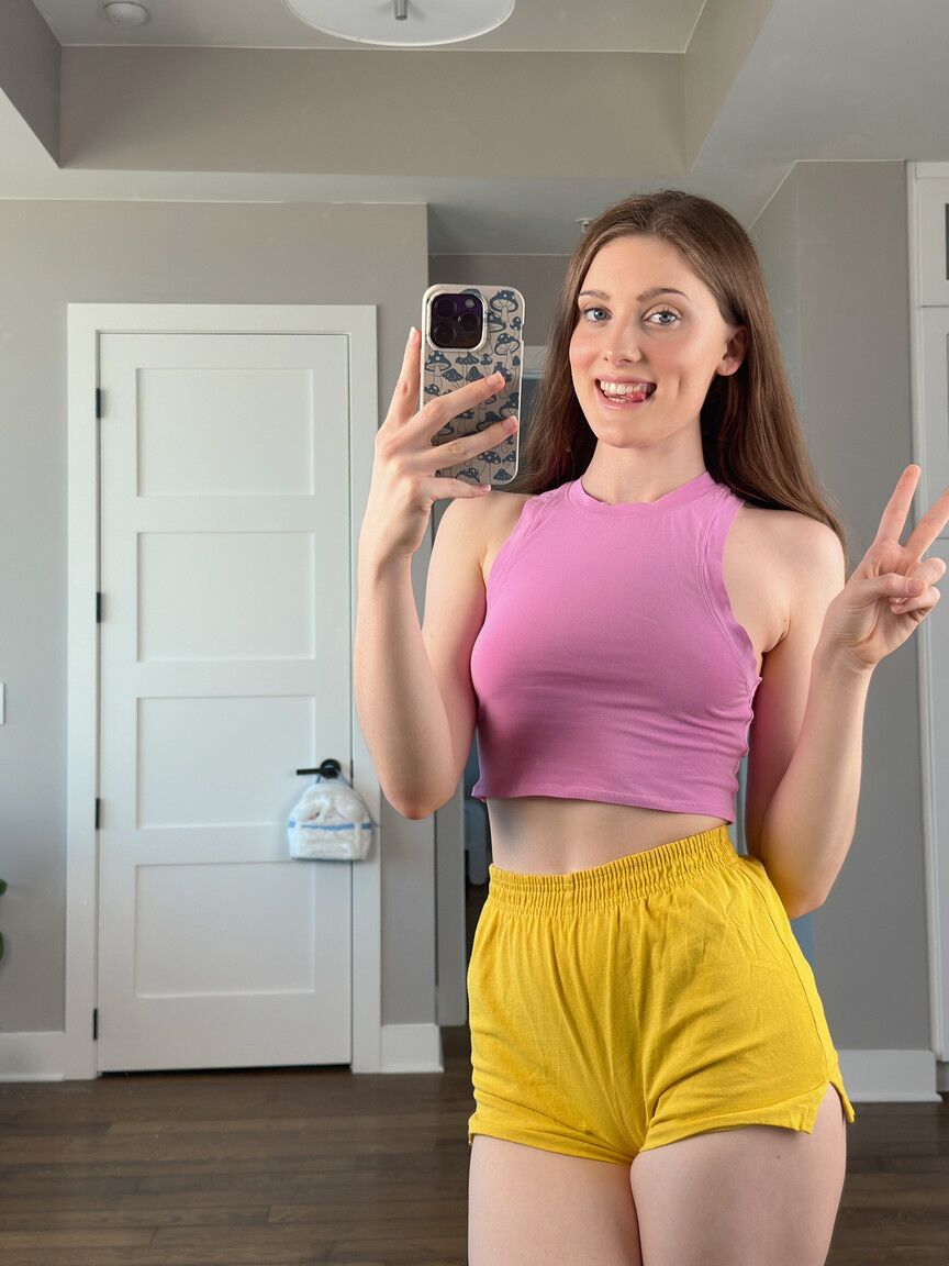 21P Hermosa nena hace alarde de su gran trasero en una compilación sexy con lindos atuendos