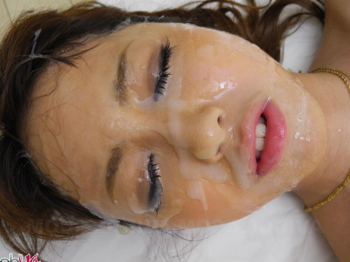 21P Japanese nurse Anri Hoshizaki getting facialed in an Asian blowbang