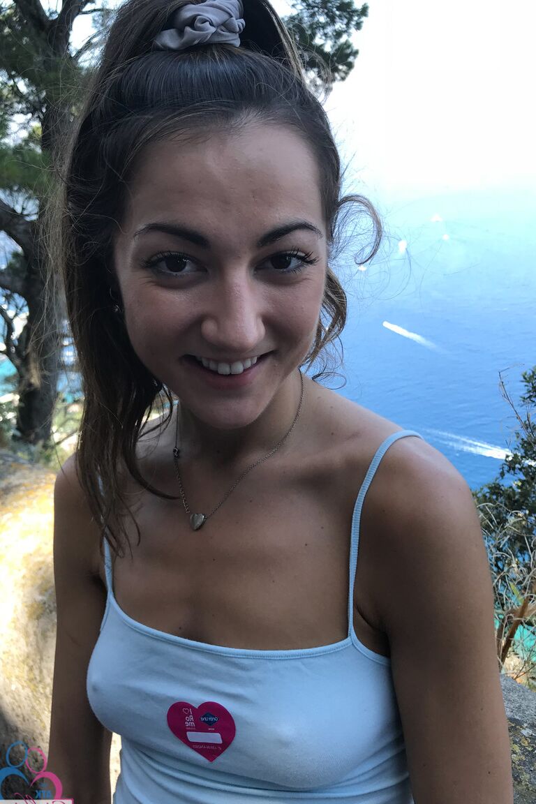 21P Slim amateur girlfriend Lily Adams	shows her petite body in a solo