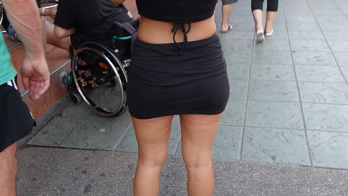 Das zierliche asiatische Luder Gin von 20P lässt sich beim POV-Hardcore-Sex vollsahnen