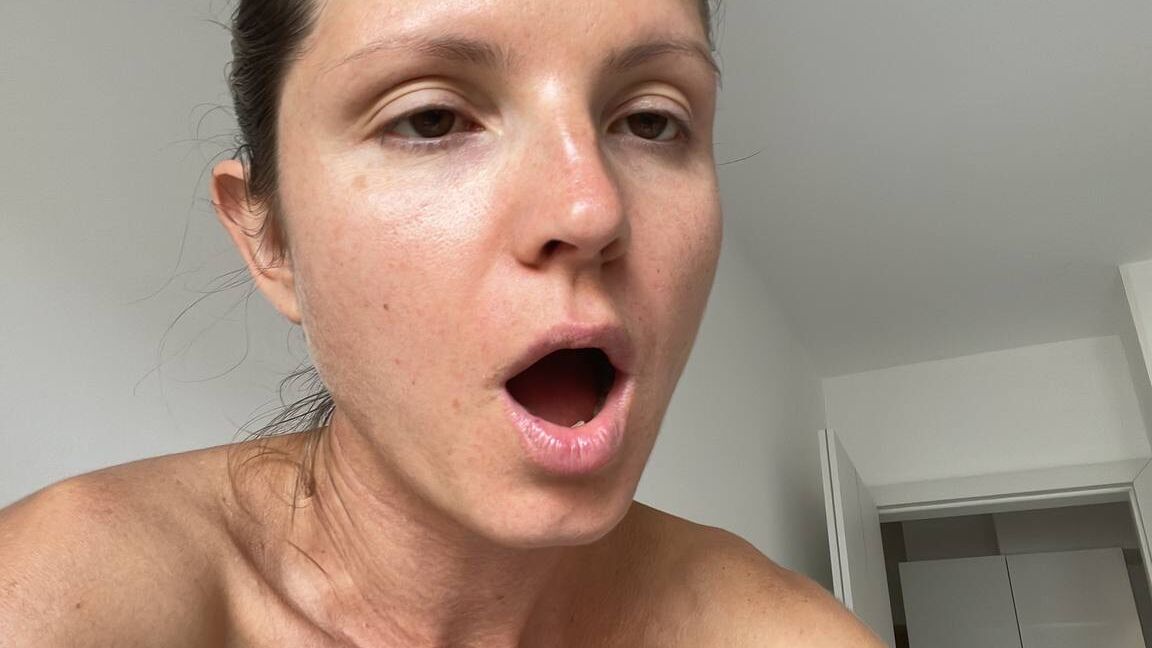 La modelo de 11P Onlyfans Gina Gerson muestra su six pack