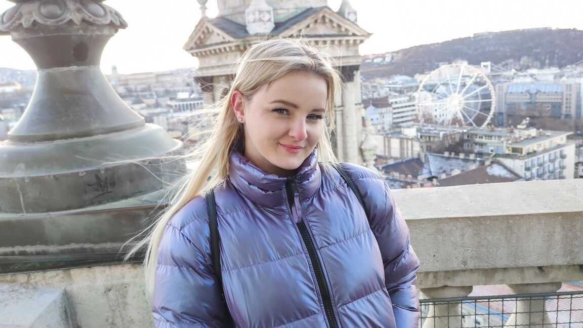 15P Аморальная живая реальность в одежде
