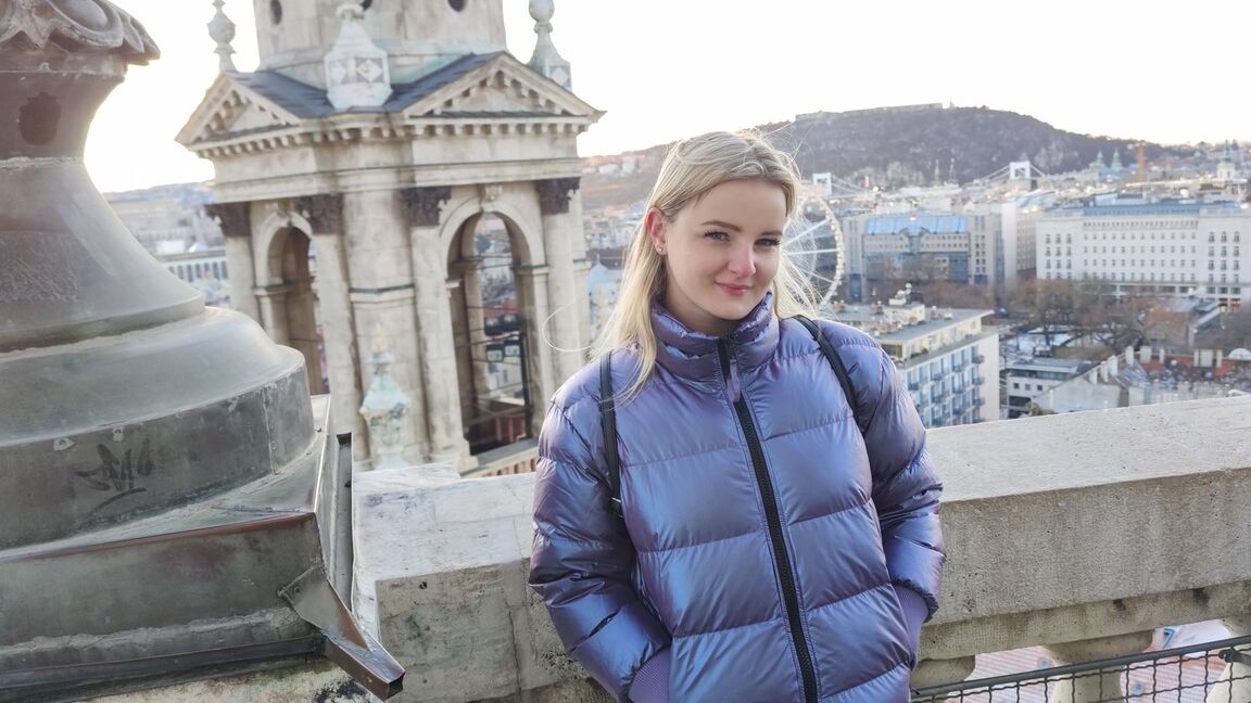 15P Аморальная живая реальность в одежде