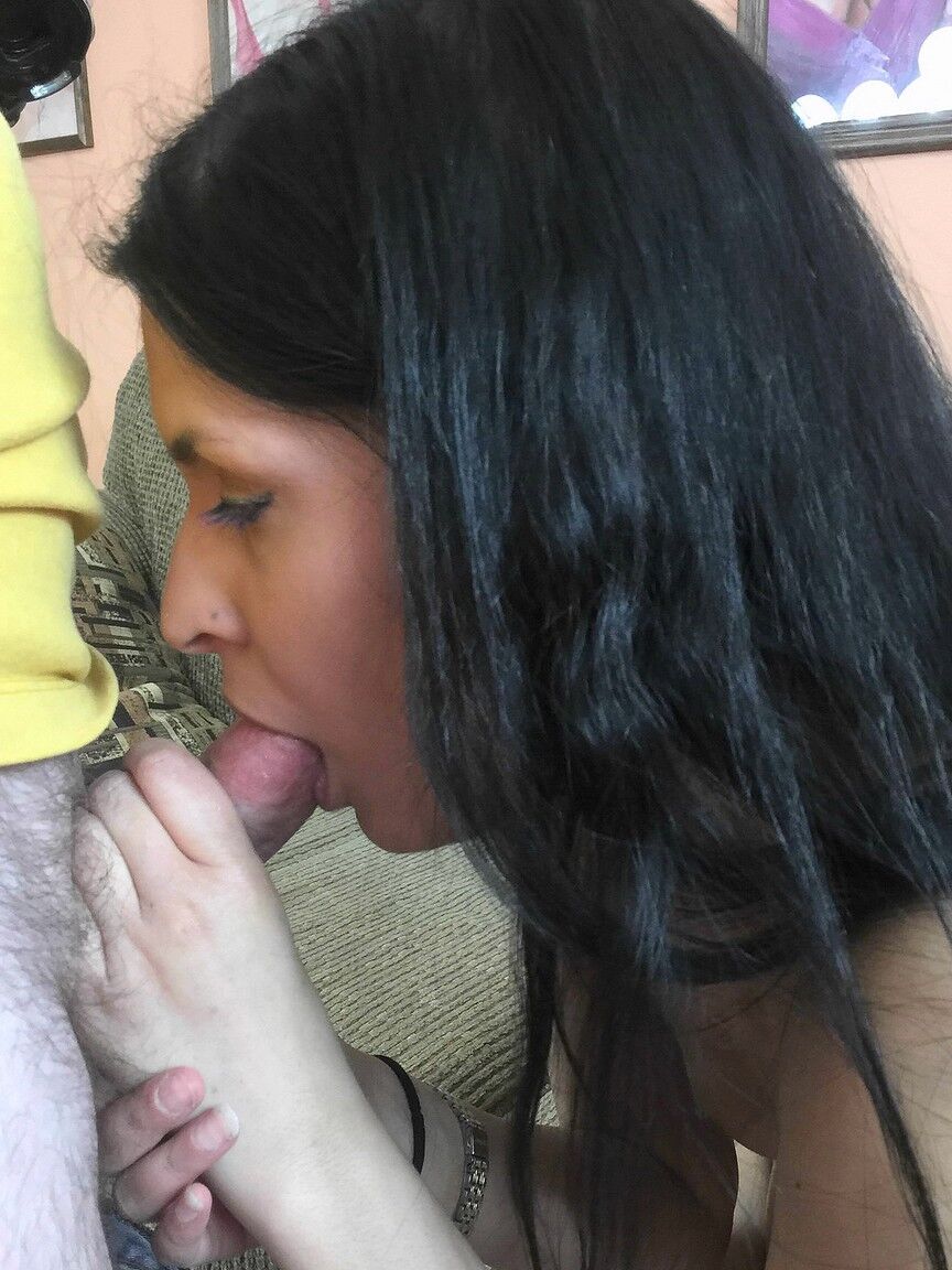 20P Petite amadora Naomi Shah fica totalmente nua