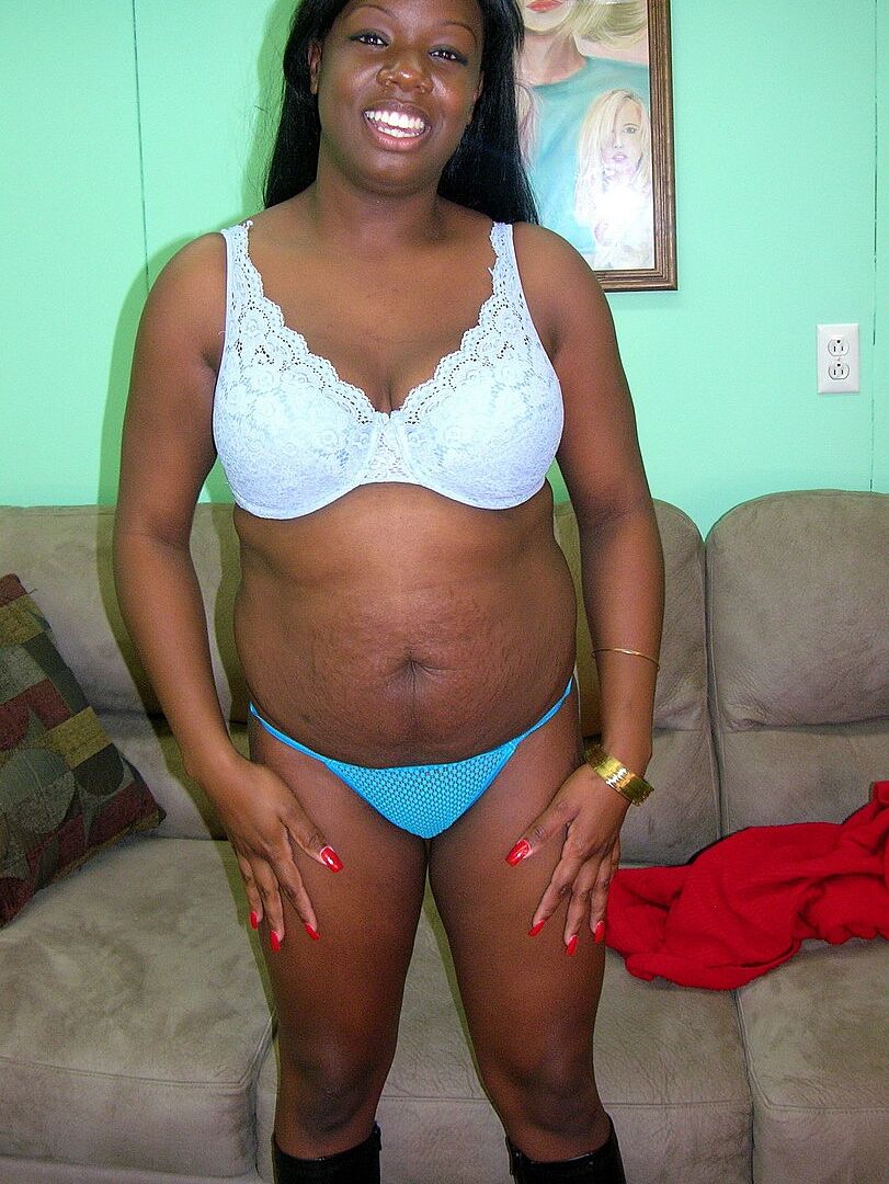 20P Gordinha ébano MILF Liani tiras