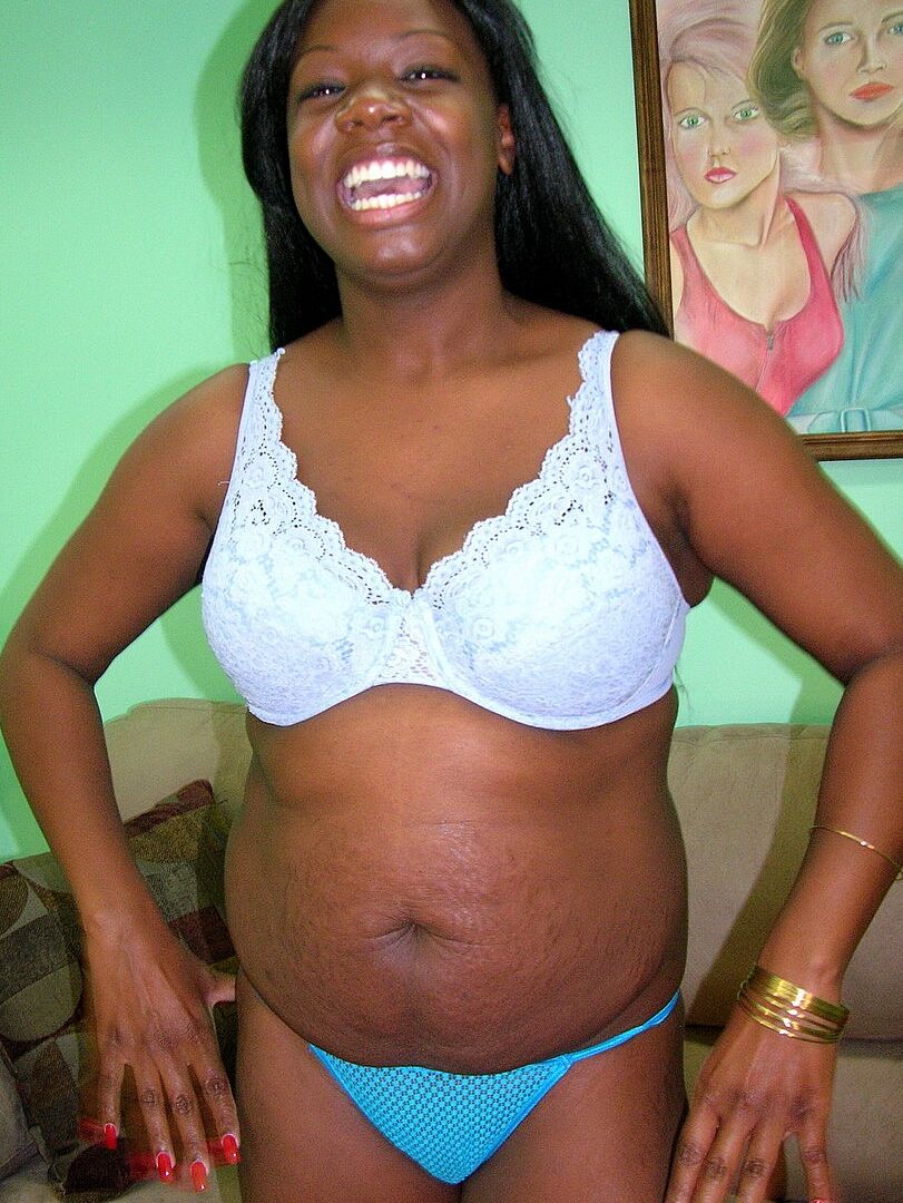 20P Gordinha ébano MILF Liani tiras