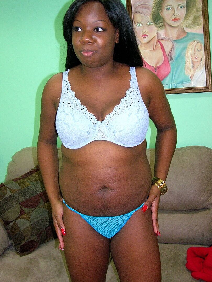 20P Gordinha ébano MILF Liani tiras