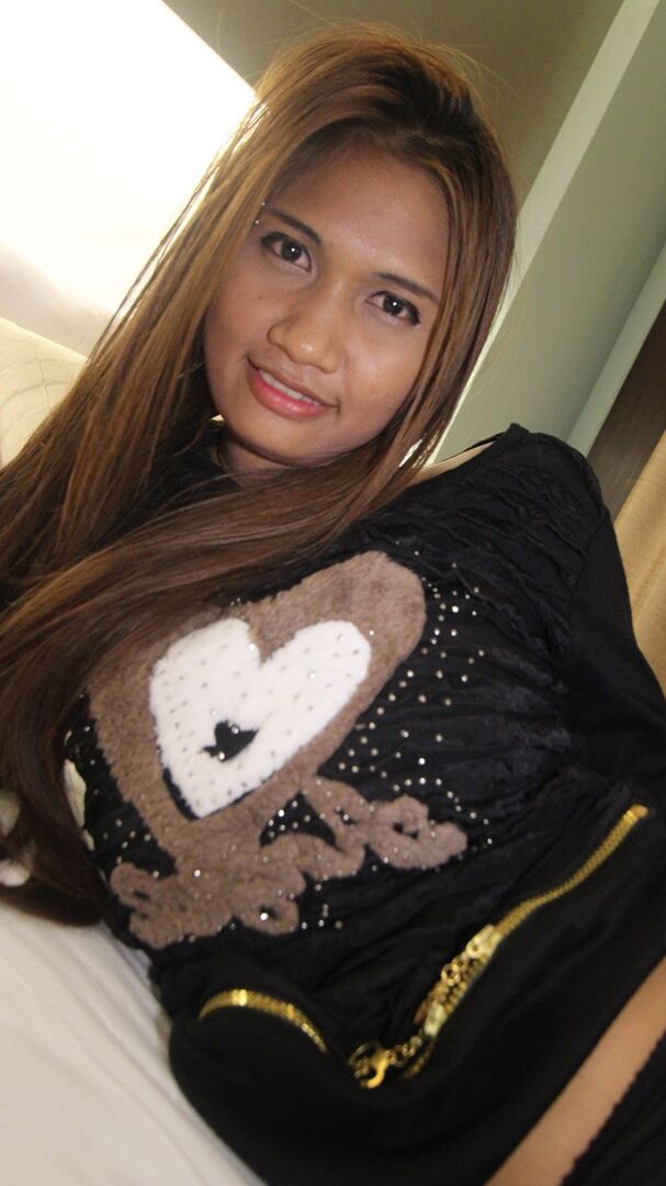 21P かなりのアジア人美女 Kiew がハメ撮りセックスを楽しんだ後、裸でポーズをとる