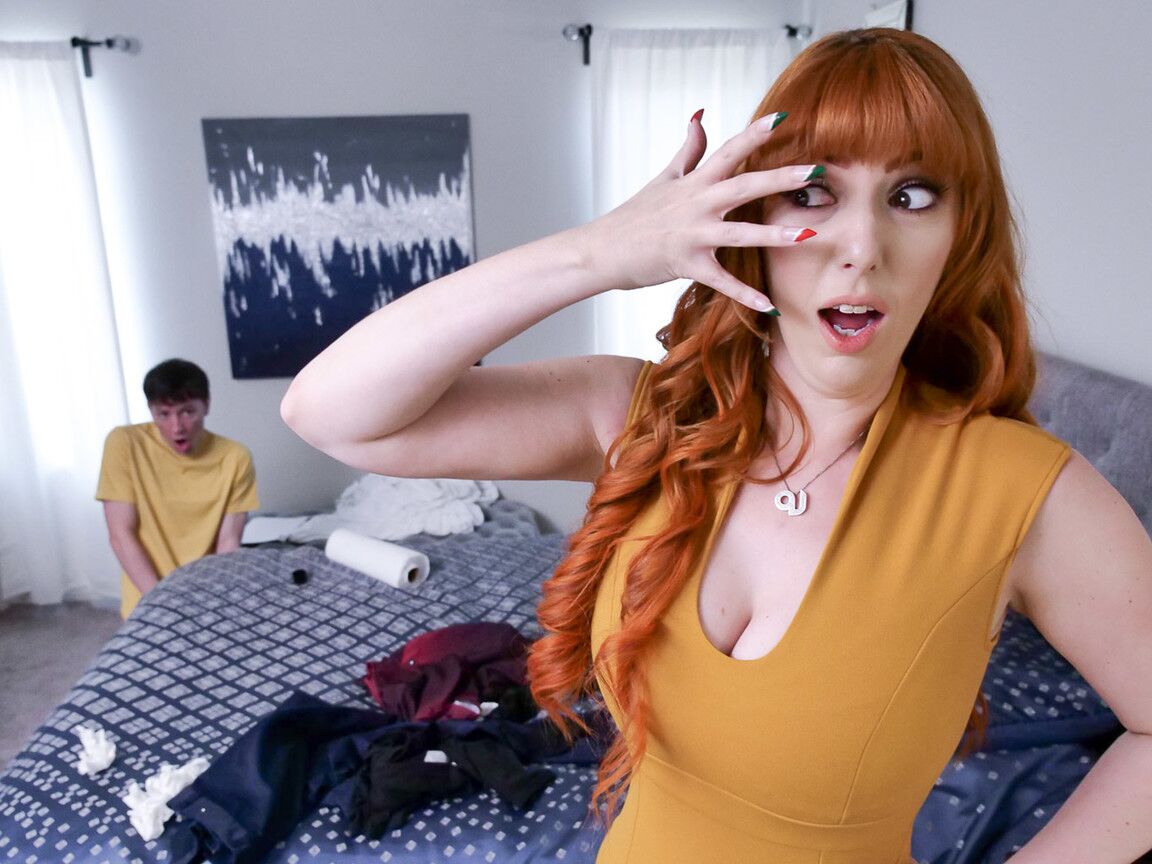 21P MILFs Lauren Phillips