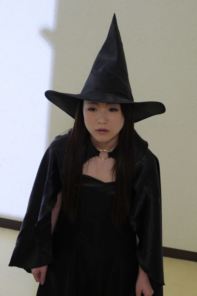 20P Japanese nun Kai Miharu getting fucked by a horny stranger in public