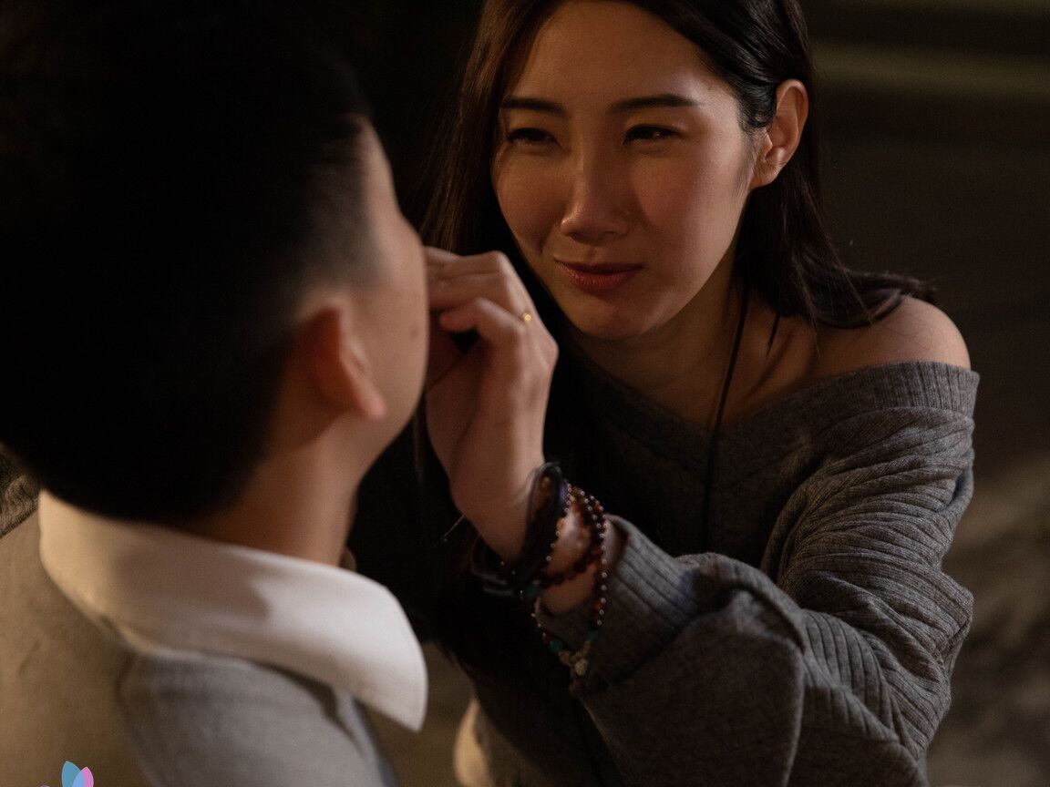 21P Die schöne chinesische Freundin Li Er gibt einen Handjob