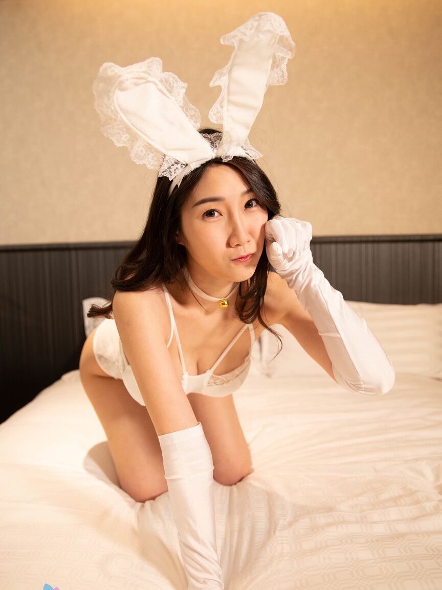 21P Die schöne chinesische Freundin Li Er gibt einen Handjob