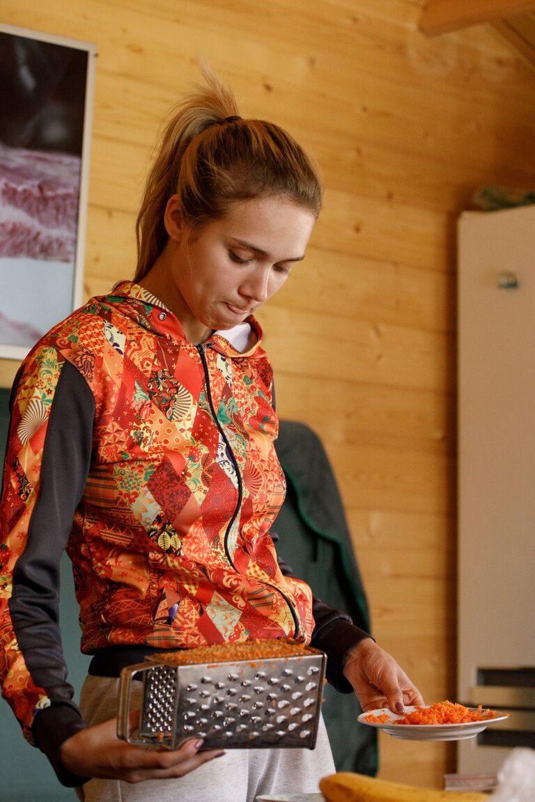13P Das süße Amateur-Babe Sofia Orlova posiert verführerisch in ihrer heißen Zusammenstellung