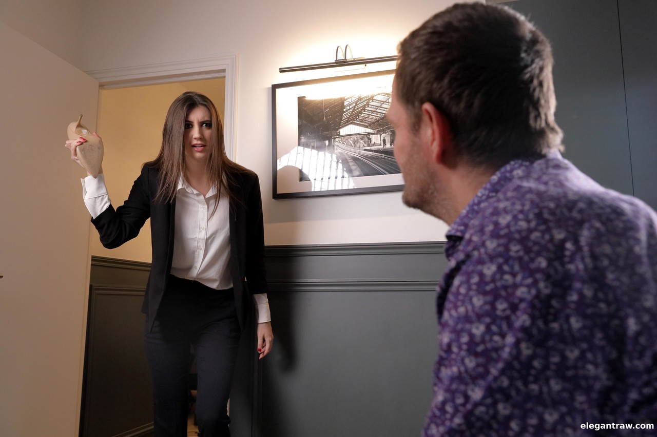 21P élégante brute Lina Luxa, Rebecca Volpetti, Yanick Shaft