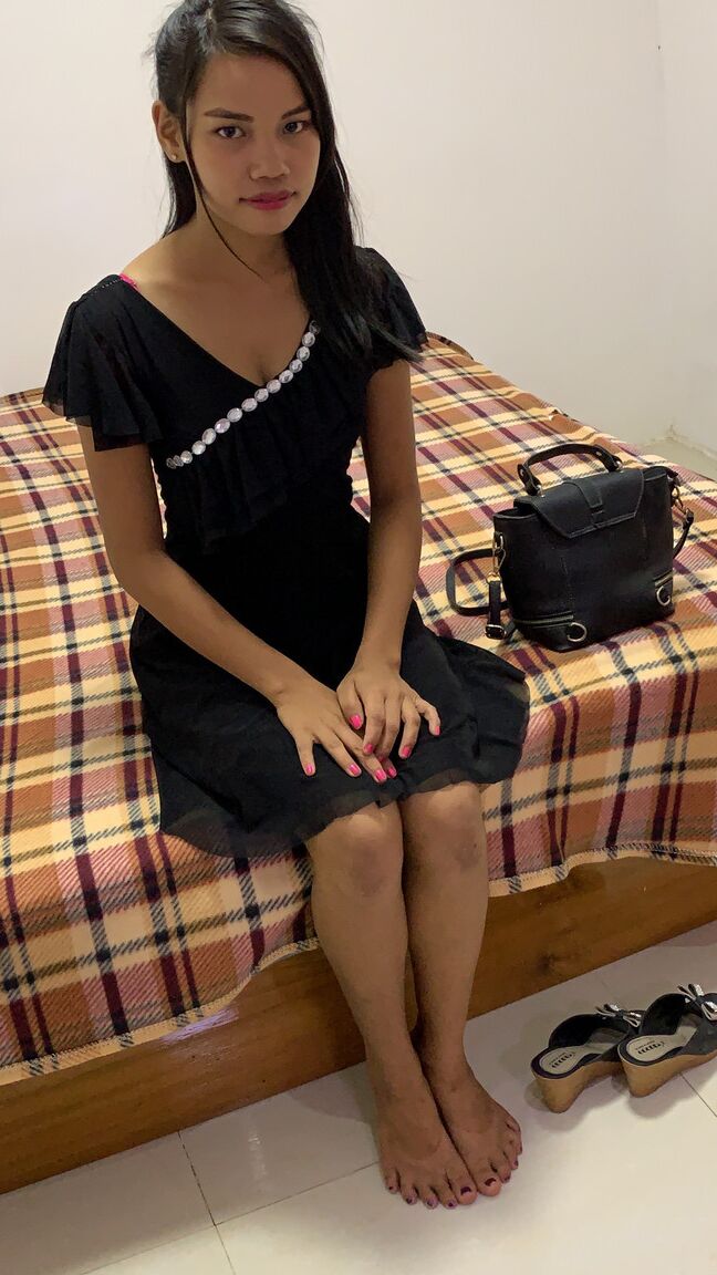 21P Asian beauty Julie B strips at the casting, shows her curves enjoys a POV fuck