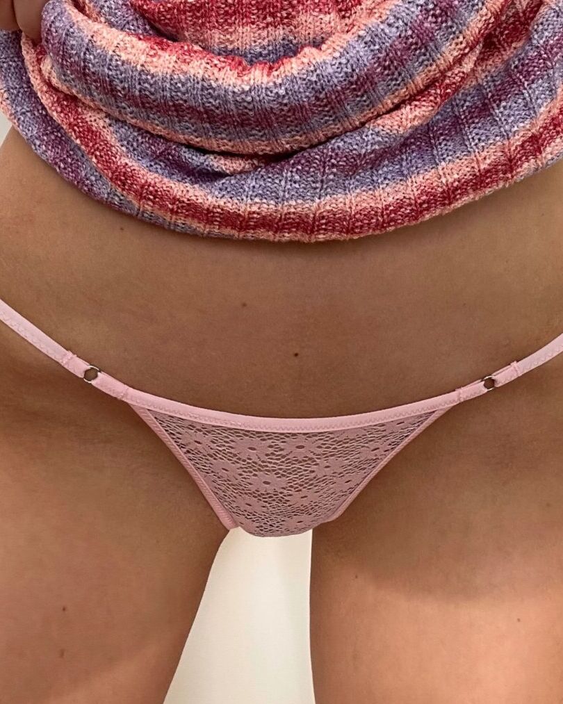 12P Petite babe mostra suas tetas