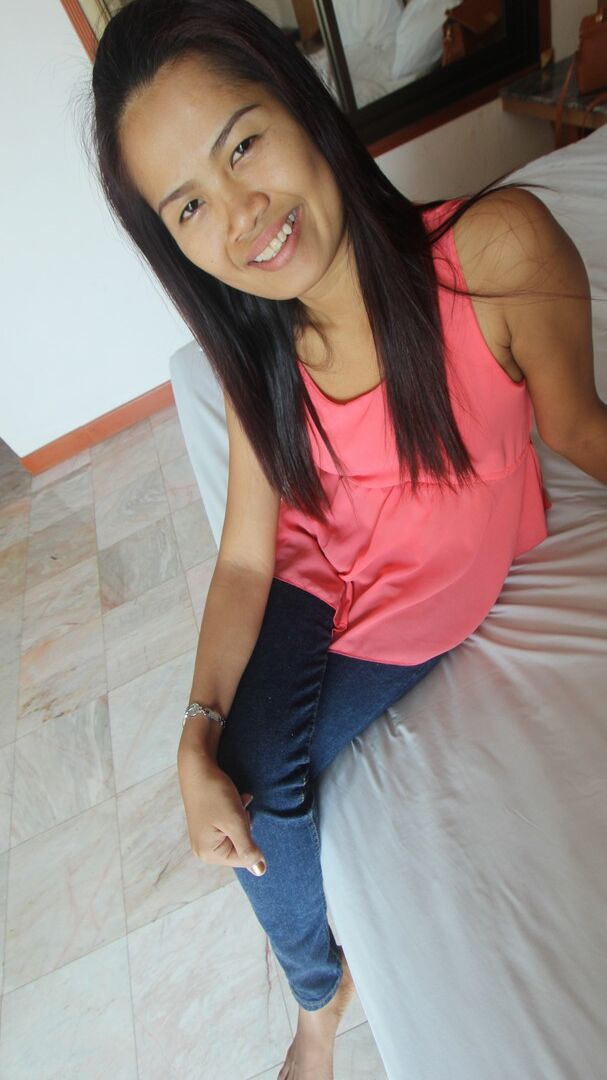 21P Petite Asian beauty On recebe um tratamento facial depois de foder sua buceta peluda