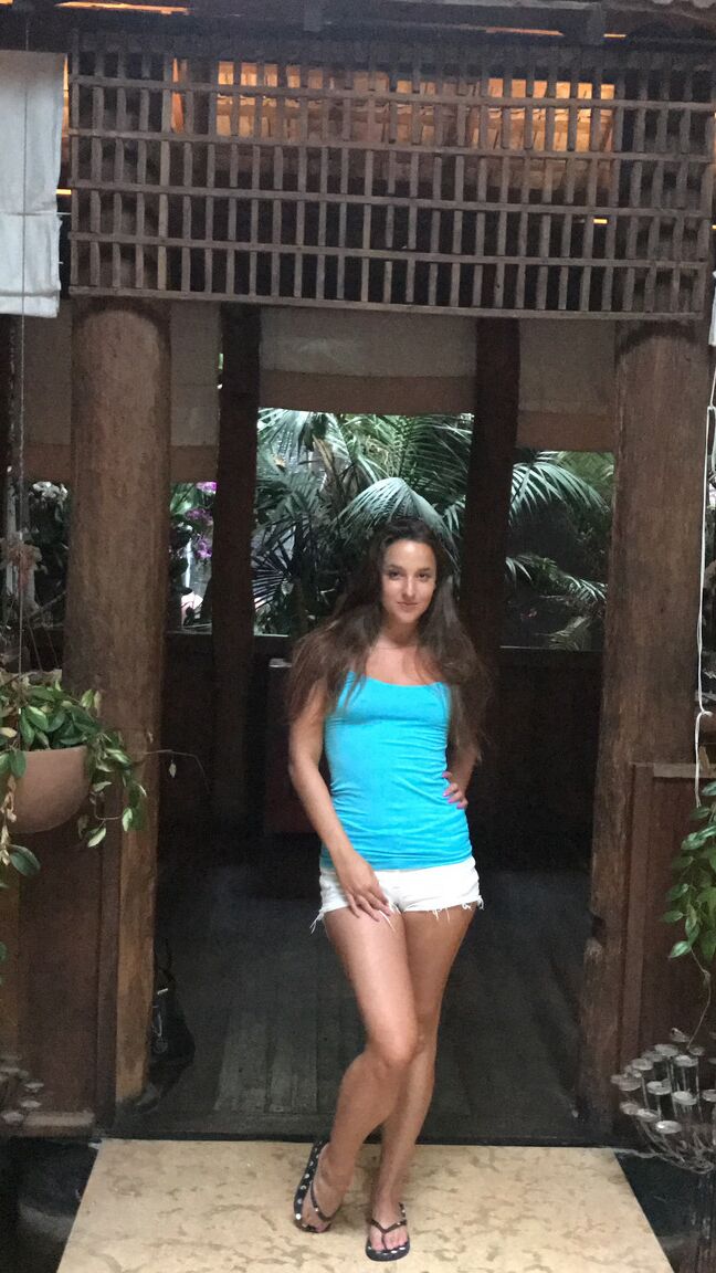 21P Brunette cutie Amira flaunts her tiny titties and round bubble ass