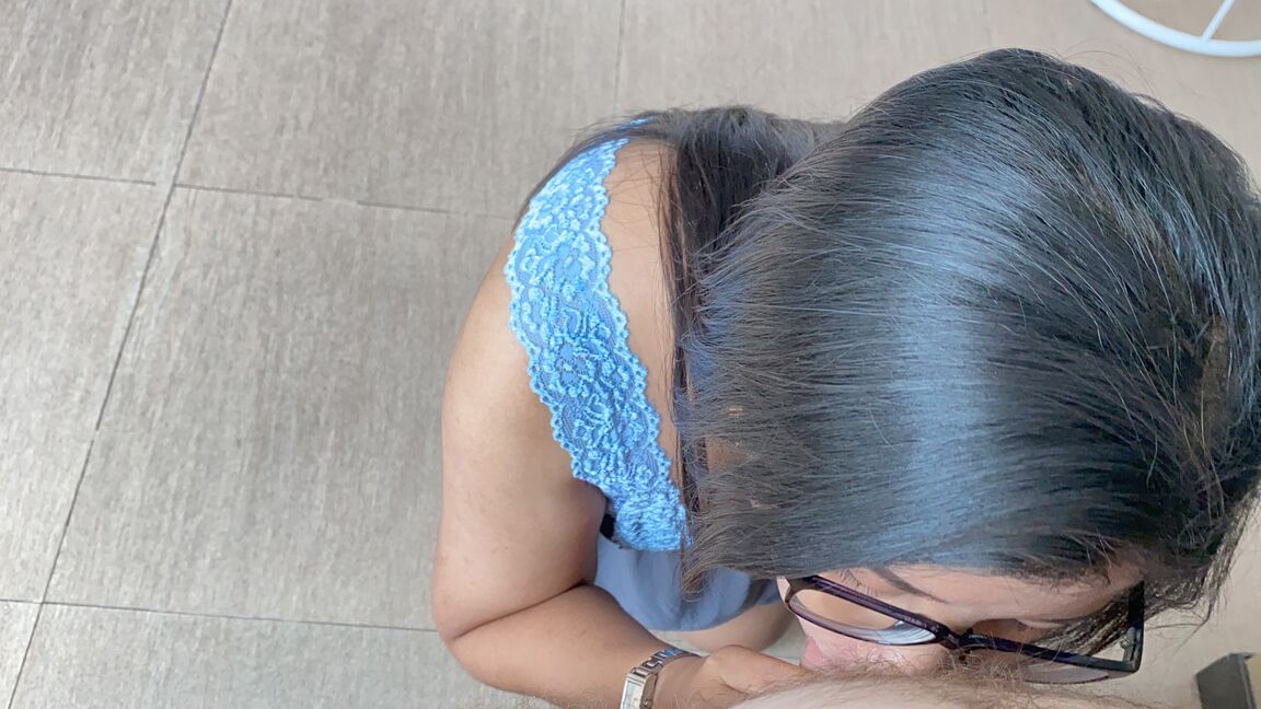 20P Curvy Asian MILF Apple D gosta de sexo POV doggystyle depois de fazer um boquete