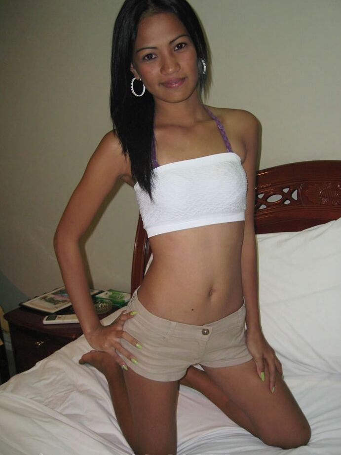 21P Sexy Filipina Linda Jereos é fodida com força e gozei doggystyle
