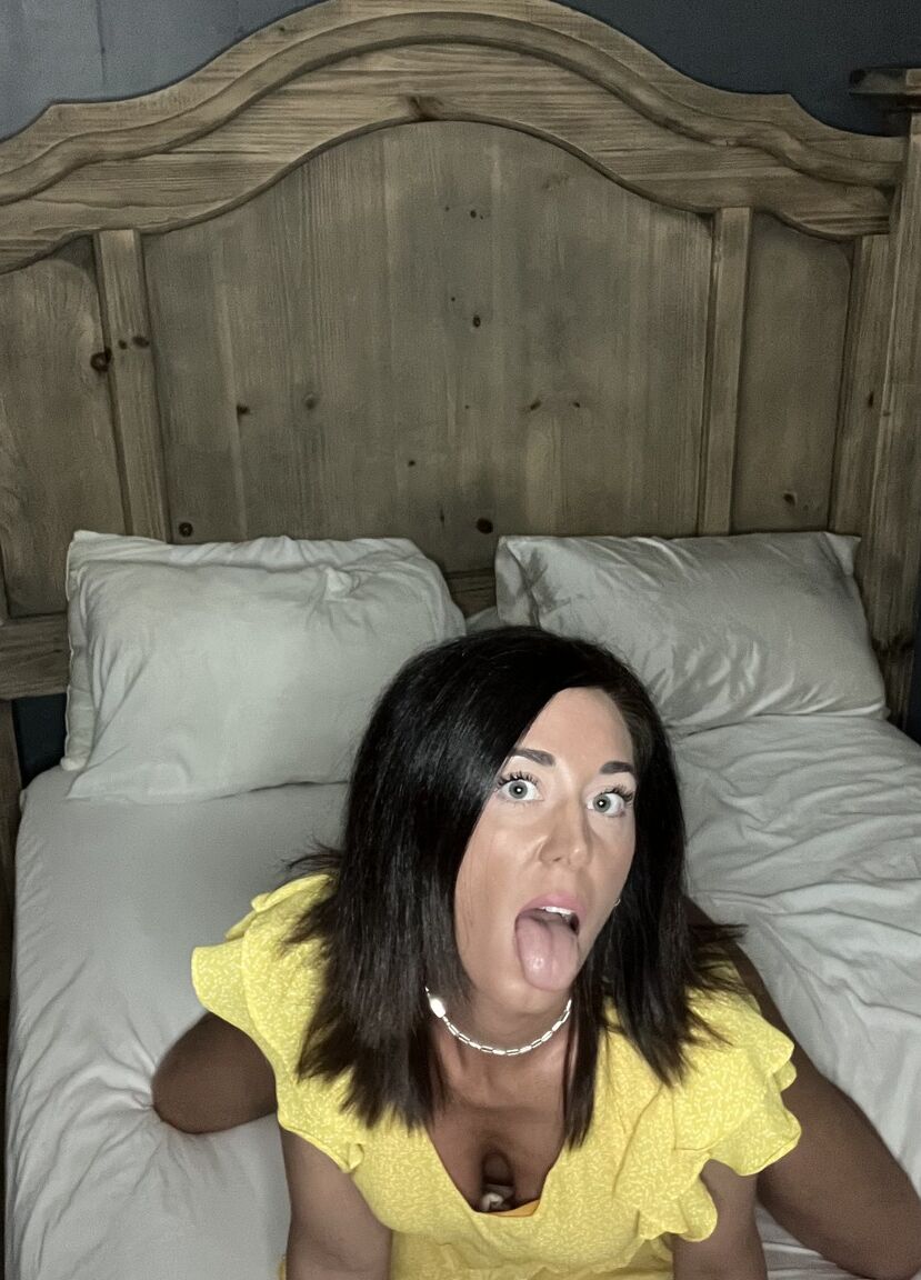 18P Onlyfans cam mom muestra sus hermosas tetas
