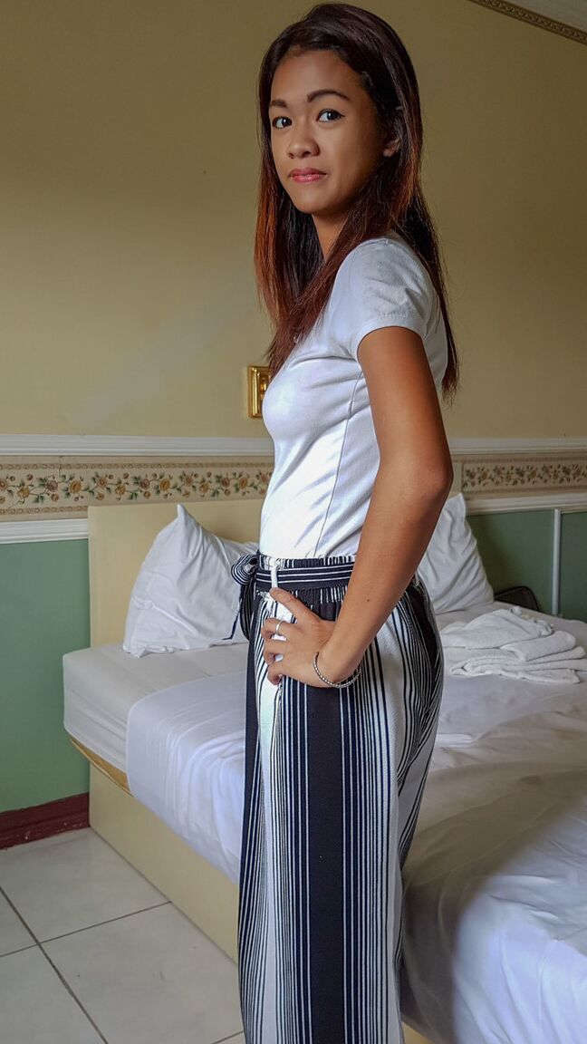 20P フィリピン人美女 Lyka Lucero がハメ撮りでペニスをしゃぶった後モンスター顔射