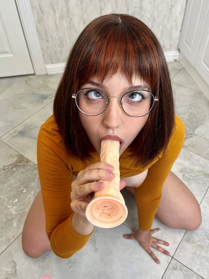 15P Nu Cosplay Ksenia