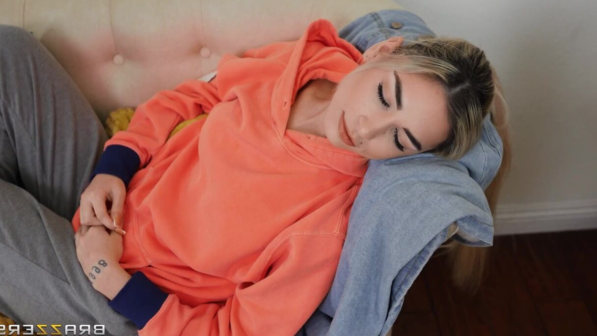 20 Bilder Ebenholzmädchen mit großen Titten Osa Lovely verführt einen weißen Teenager