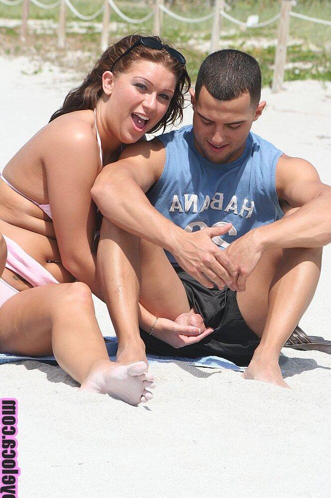 17 Pics Petite Latina with a bubble butt Amber Fuentes fools around at the beach