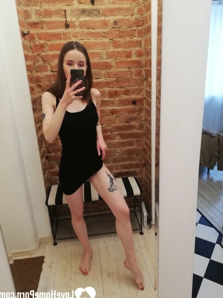 20 Pics Short brunette takes selfies while stripping & posing sexily in the mirror