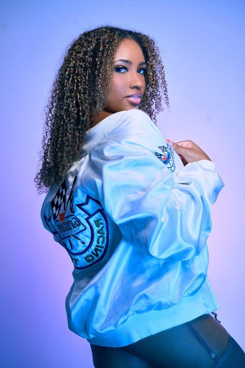 17P Curly haired babe Sky Alexxxis shows off her big ass in a sexy compilation