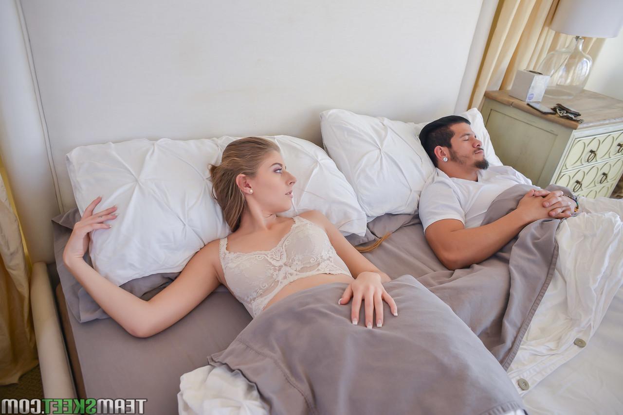 17P Morning begins for joyful sexpot Alyce Anderson and her husband with nice sex