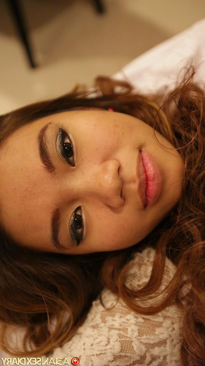 20P A linda gata asiática Oay mostra sua buceta cremosa depois de fazer sexo POV