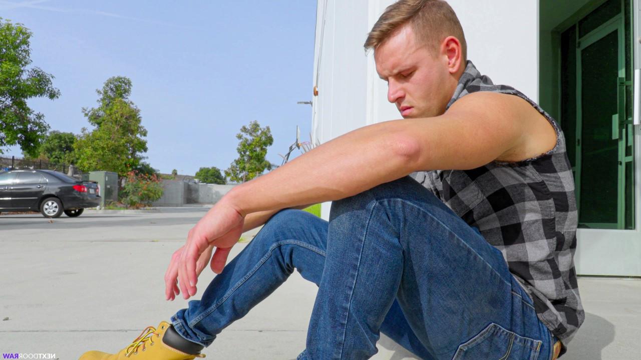 20P Hung gay Shane Cook analizes a bottom with a small dick after getting head