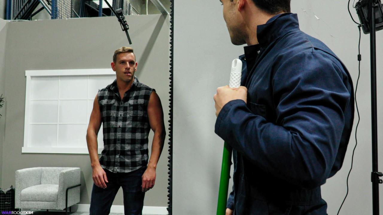20P Hung gay Shane Cook analizes a bottom with a small dick after getting head