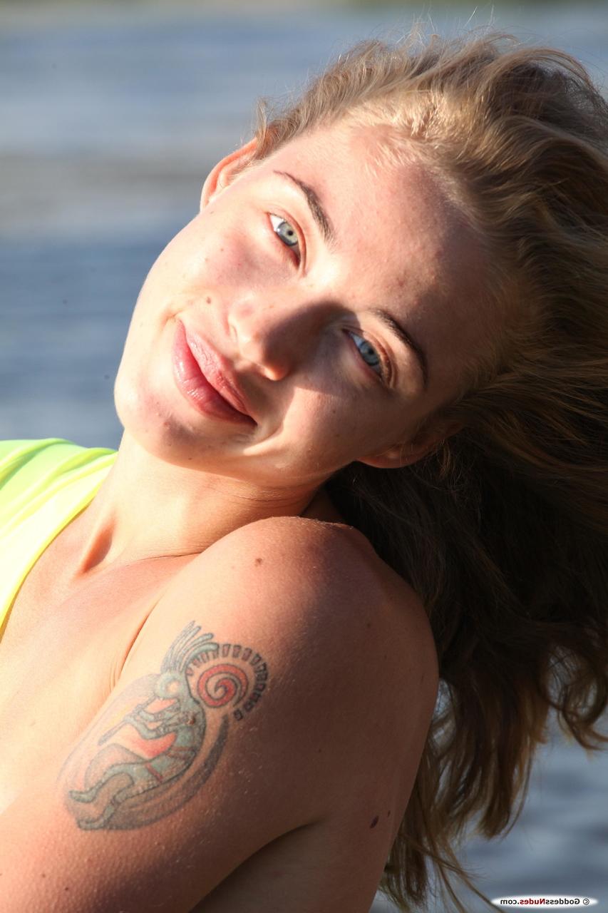 20P Diosa Desnudos Casey B