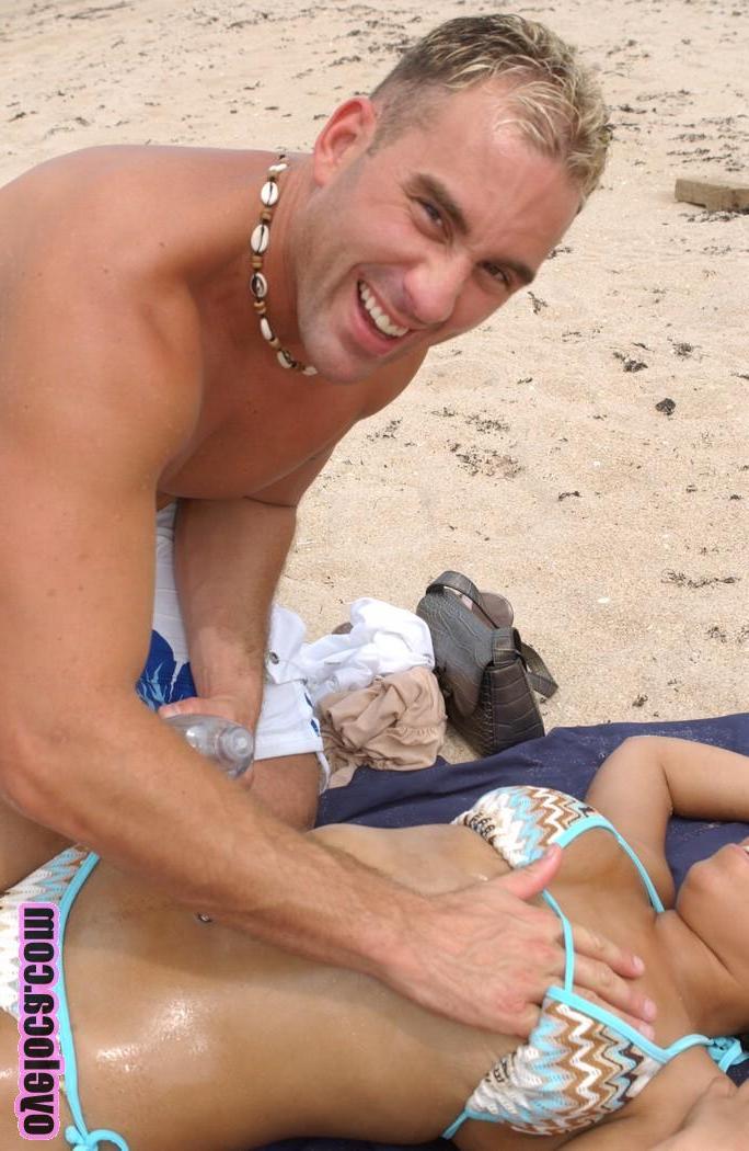 20P Petite Michaela Soto em biquíni sexy fazendo um belo boquete antes de ser fodida