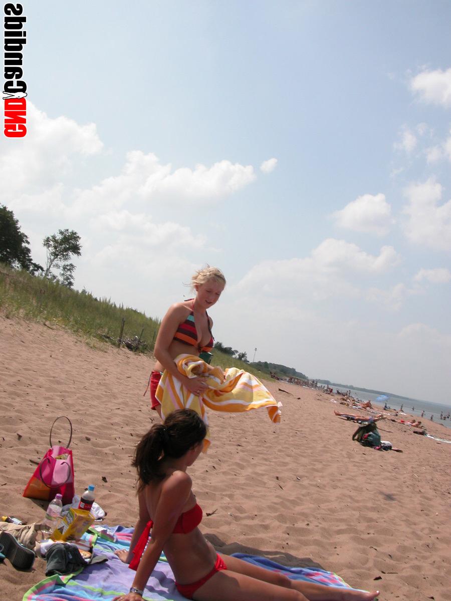 12P Compilation of girls being secretly recorded at the beach in bikinis