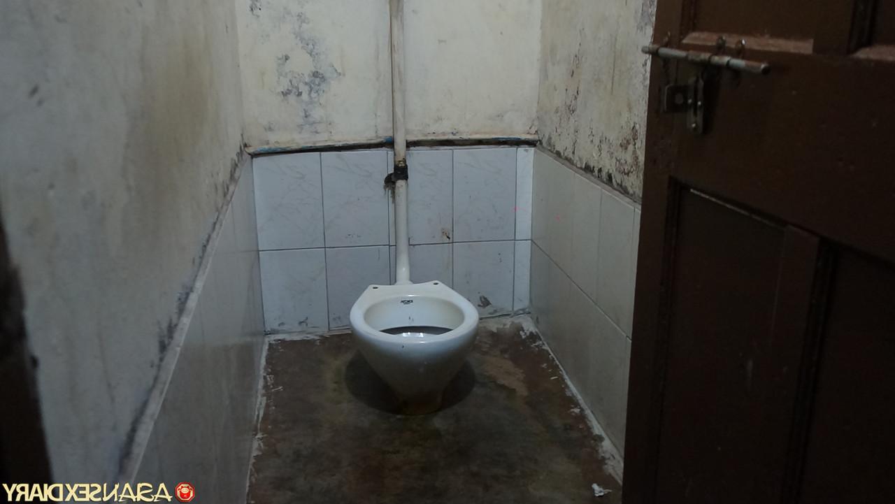 20P A gata negra peituda Fifi termina uma noite com sexo interracial POV