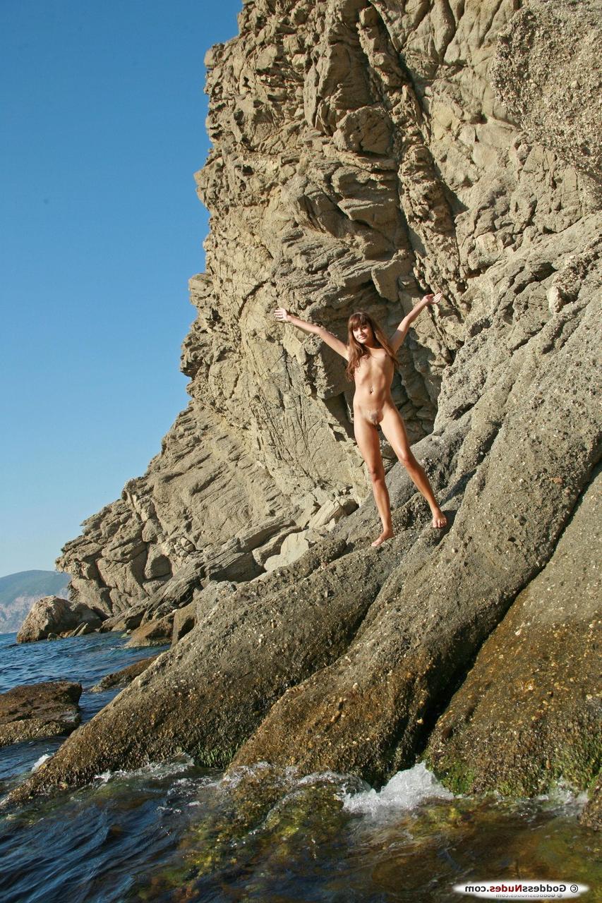 20P Déesse Nue Titova