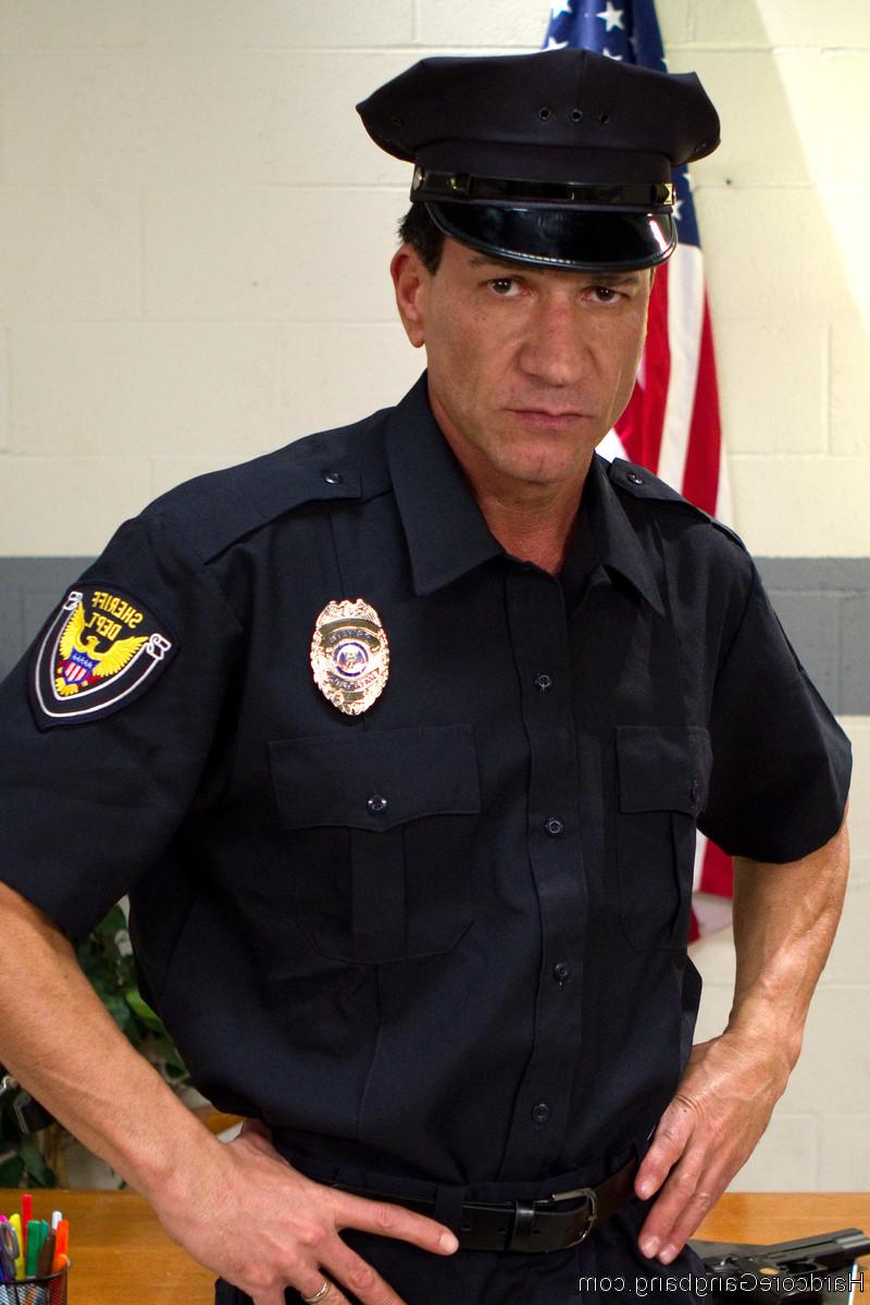 20P Hot American MILF Sarah Shevon gets a DP in a gangbang with the police