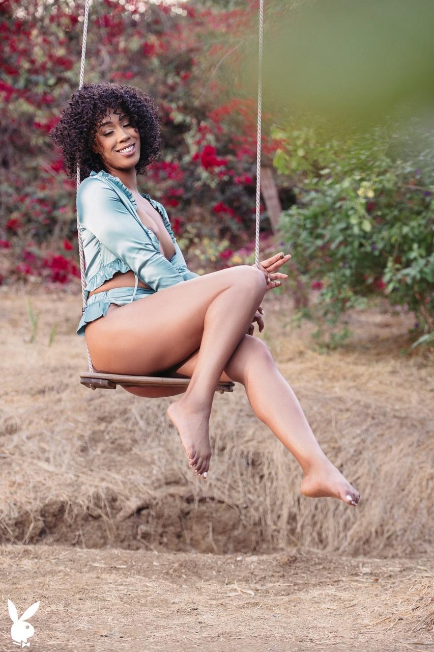 20P Curly haired ebony MILF Misty Stone flaunts her amazing big ass outdoors