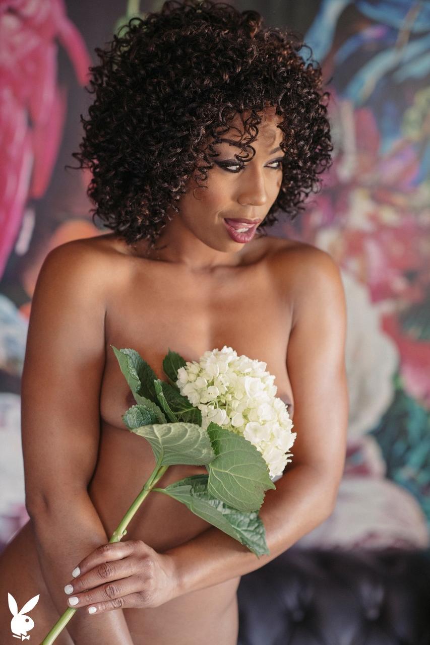 20P Curly haired ebony MILF Misty Stone flaunts her amazing big ass outdoors