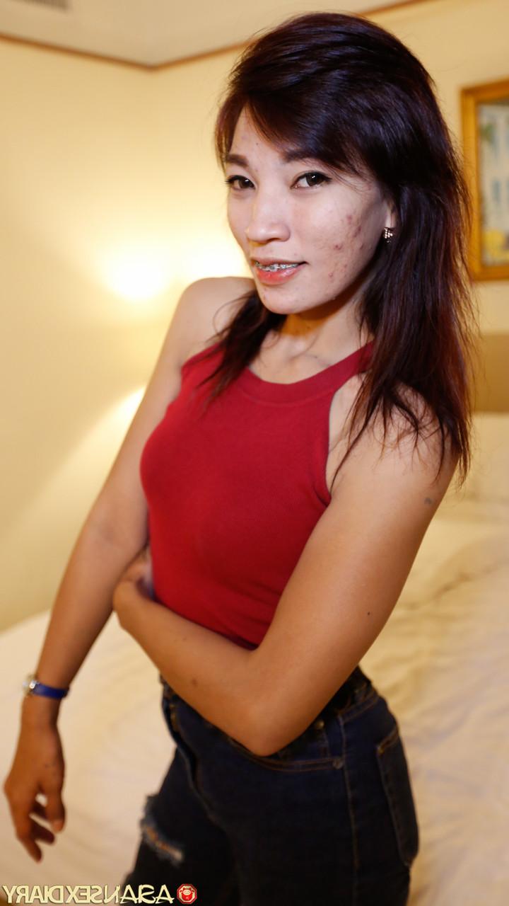 20P A gata asiática Duang mostra sua buceta gostosa de perto depois de fazer sexo POV