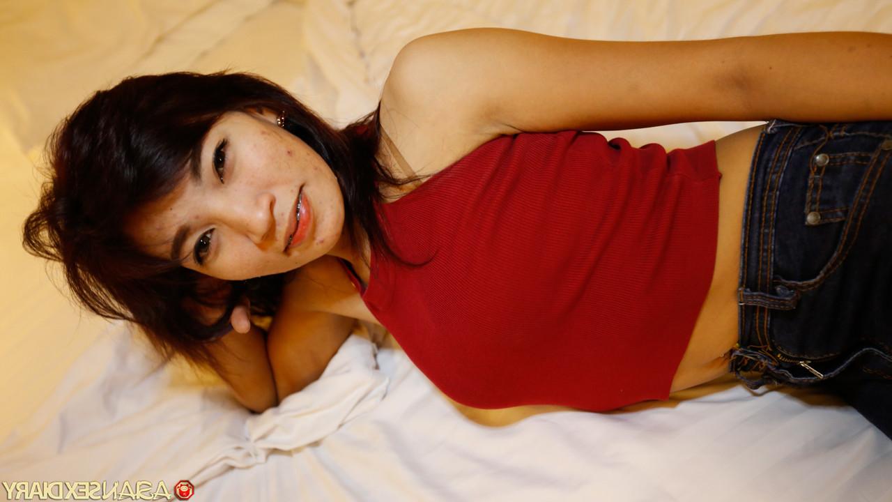 20P A gata asiática Duang mostra sua buceta gostosa de perto depois de fazer sexo POV