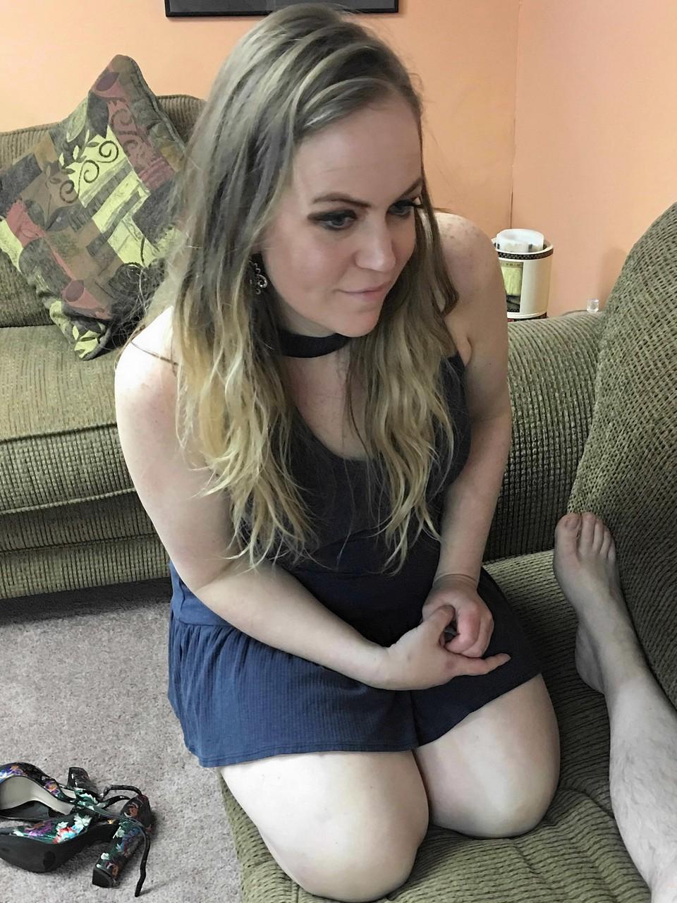 20P MILF with tiny tits Chasity Vaughn gives Logan Drake a POV blowjob