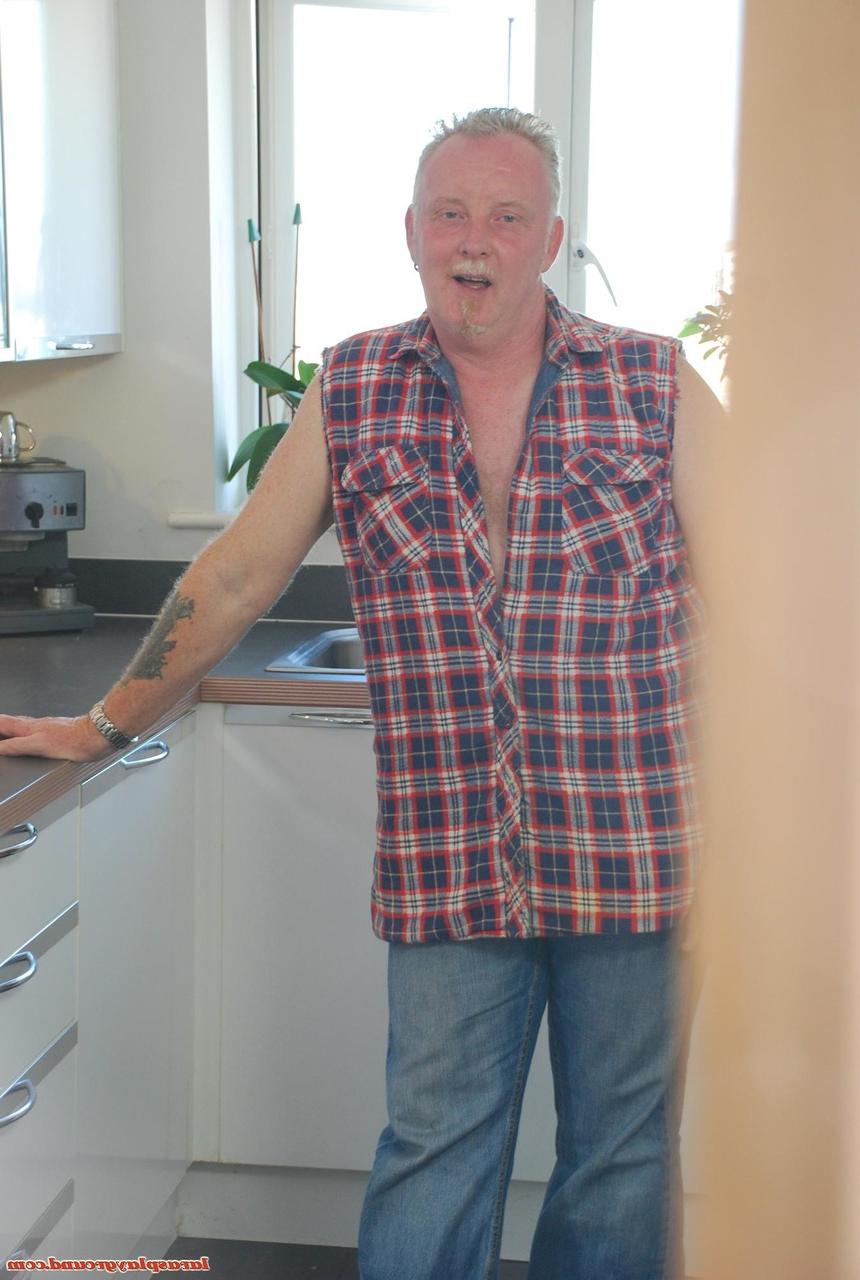 20P Sexy MILF Lara in stockings gets orally pleased and fucked by an old plumber